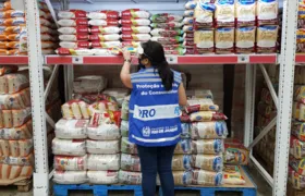 Procon-RJ autua supermercados por aumento de preços sem justa causa