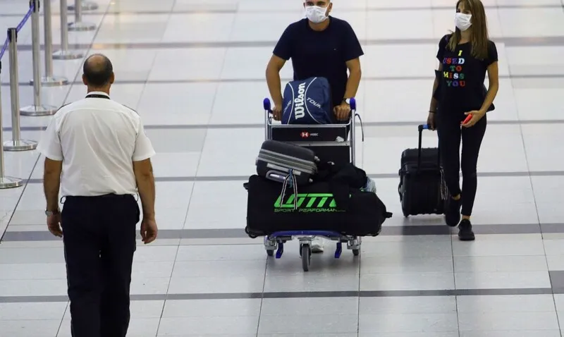 Viajantes deverão apresentar teste negativo para a Covid-19 nos aeroportos