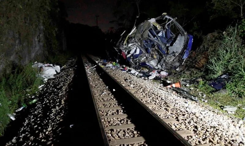 Imagem ilustrativa da imagem Morre 19ª vítima de acidente com ônibus no interior de Minas Gerais