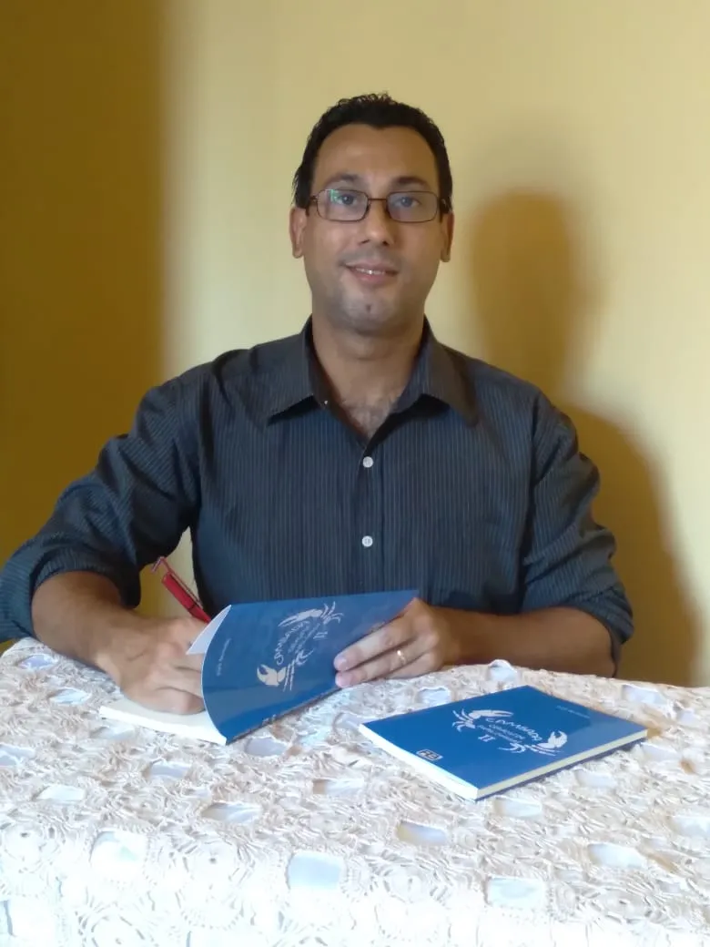 Erick Bernardes também é autor do livro de contos 'Panapaná', lançado em  2018