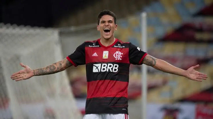 O jogador volta ao campo no próximo domingo pelo Flamengo