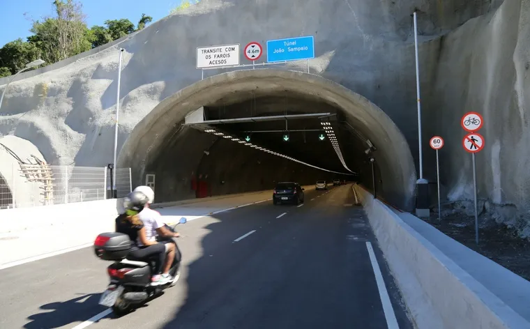 Imagem ilustrativa da imagem Saída do túnel Charitas-Cafubá passa a chamar Avenida Vereador Carlos Roberto Boechat