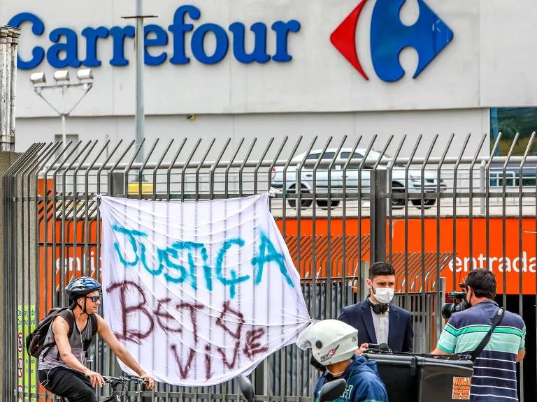 A contratação direta das novas equipes de segurança do Carrefour está em andamento