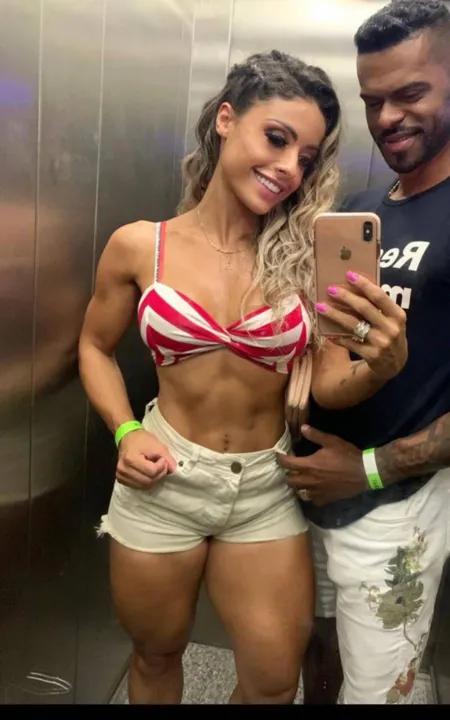  A mãe da criança seria uma fã do cantor e teria apenas 21 anos