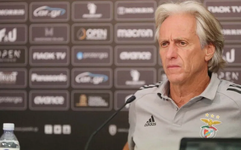 Jorge Jesus ainda apontou o ex-craque argentino como o melhor de todos os tempos