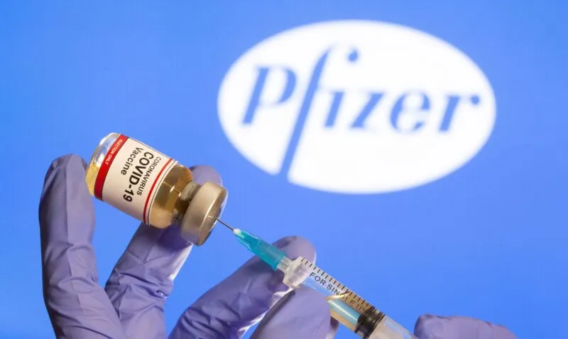 A vacina da Pfizer está sendo produzida em parceria com a alemã BioNTech SE