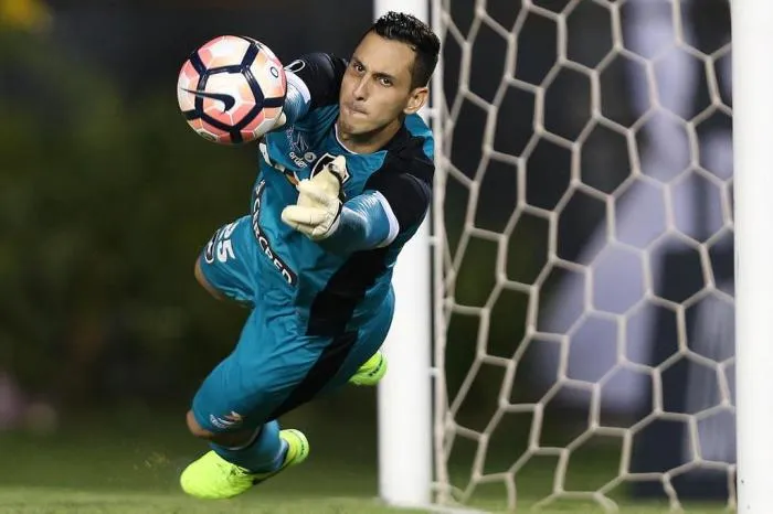 Empresários de Gatito tentam encontrar outros clubes para o goleiro