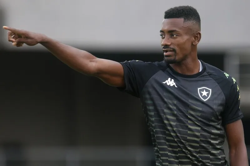 Kalou deseja cumprir o seu contrato com o Botafogo