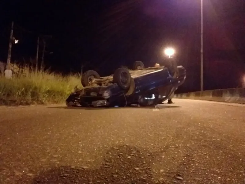 O acidente ocorreu nesta madrugada (30)