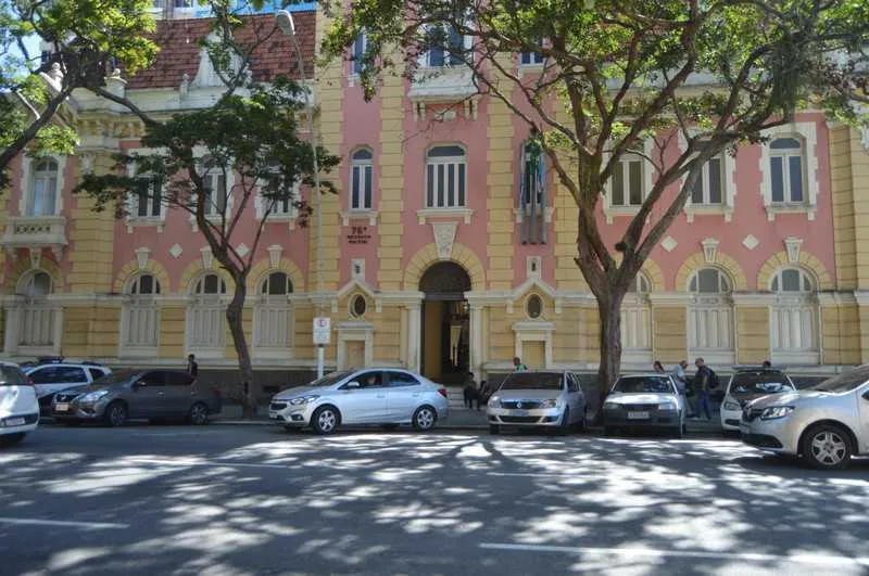 O caso foi registrado na 76ª DP (Centro)