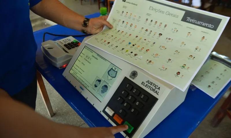 No caso de candidatos, desde o dia 1º de novembro eles não podem ser presos, a menos que seja em flagrante ato criminoso
