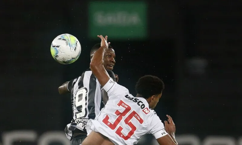 Imagem ilustrativa da imagem Vasco e Botafogo jogam contra o rebaixamento