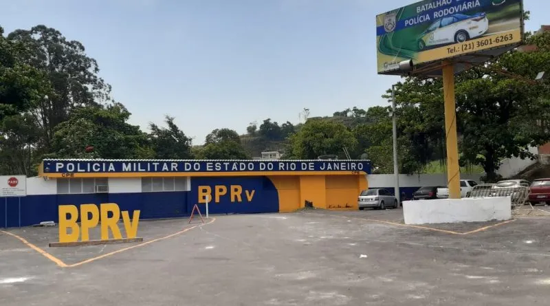 Ao todo, cinco carros participaram do acidente