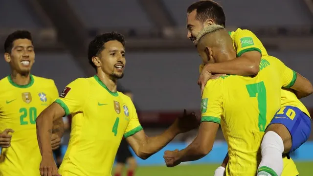 Imagem ilustrativa da imagem Brasil vence Uruguai por 2 a 0 e segue 100% nas eliminatórias