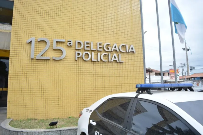 O corpo apresentava diversas perfurações à bala