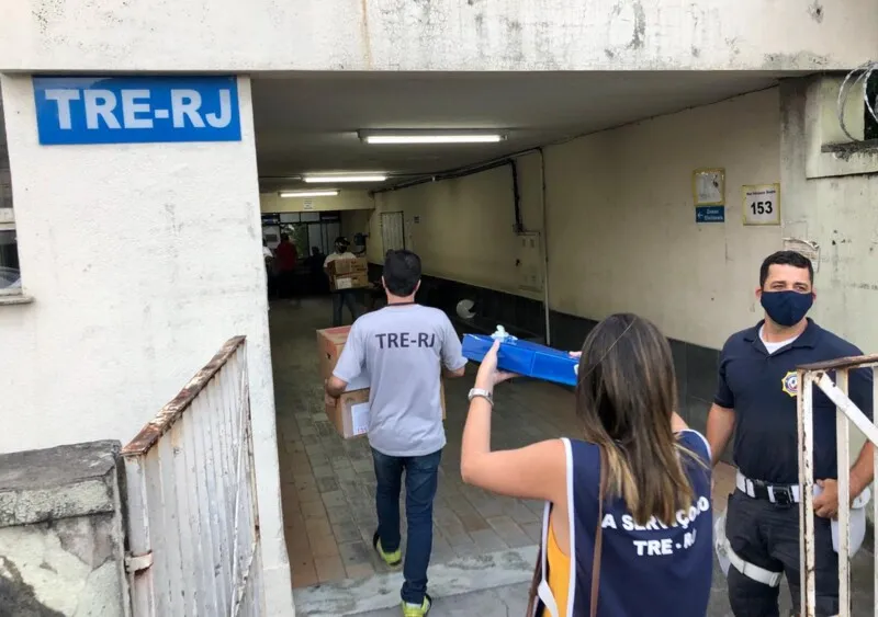 TRE, Centro de SG, totaliza  votos das seções eleitorais  