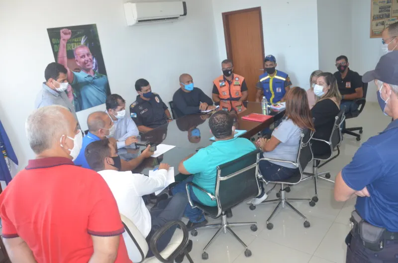 Município entra na Bandeira Laranja e muda as regras para funcionamento do comércio