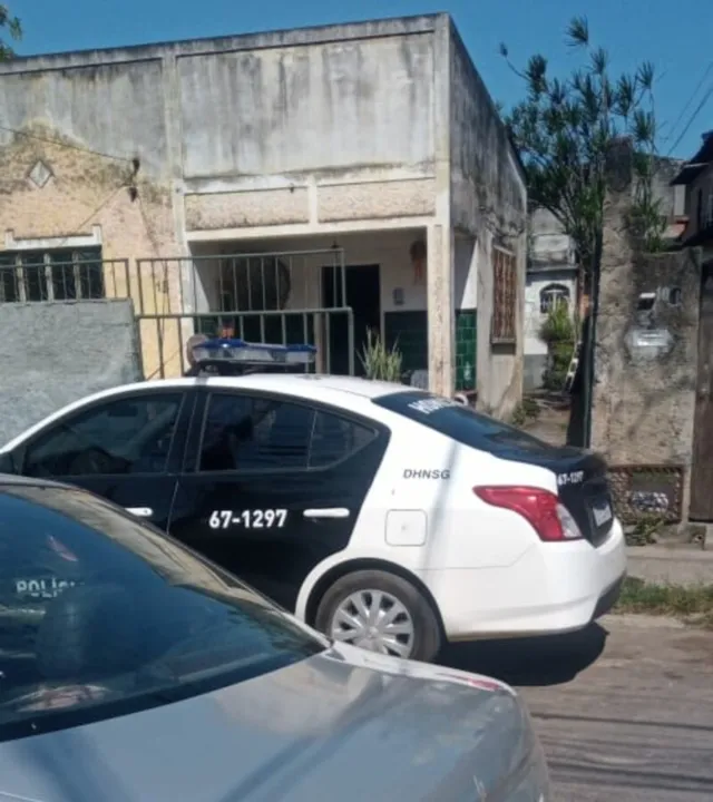 Uma vizinha encontrou o corpo do homem na tarde da última segunda-feira (16)