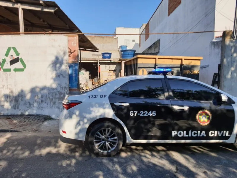 Mais de 300 quilos de postes de ferro foram apreendidos 