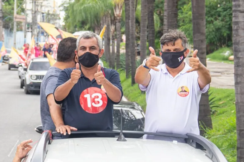 Dimas  e Marlos rodaram a cidade em carreata que saiu do bairro Rio do Ouro