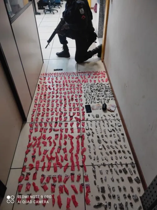 Os adolescentes foram autuados por fato análogo aos crimes de tráfico de drogas 