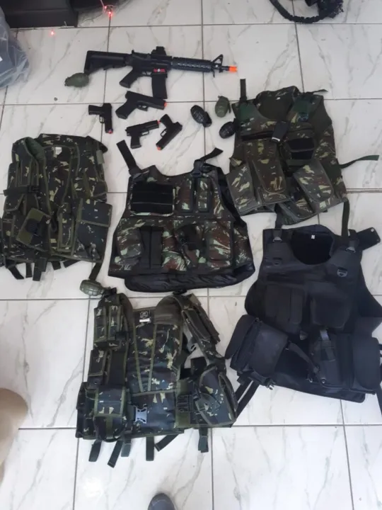 Imagem ilustrativa da imagem PM e Civil autuam dono de loja de roupas multimarcas de Jardim Catarina