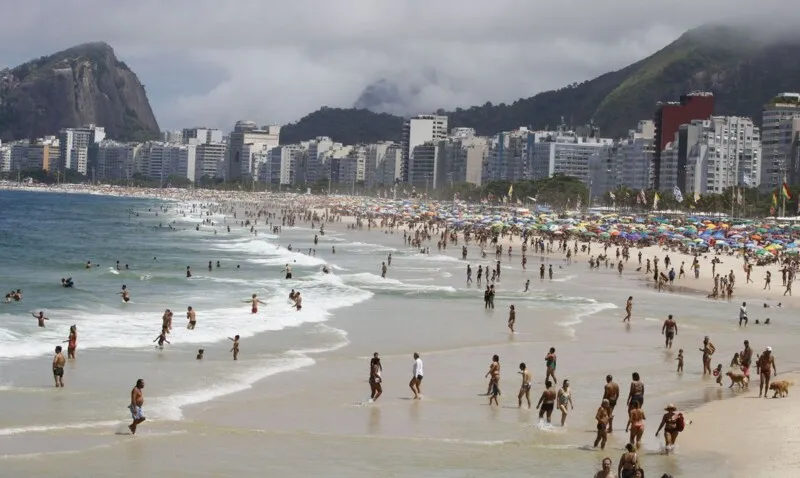 Imagem ilustrativa da imagem RJ: comércio com aglomeração durante o réveillon será multado