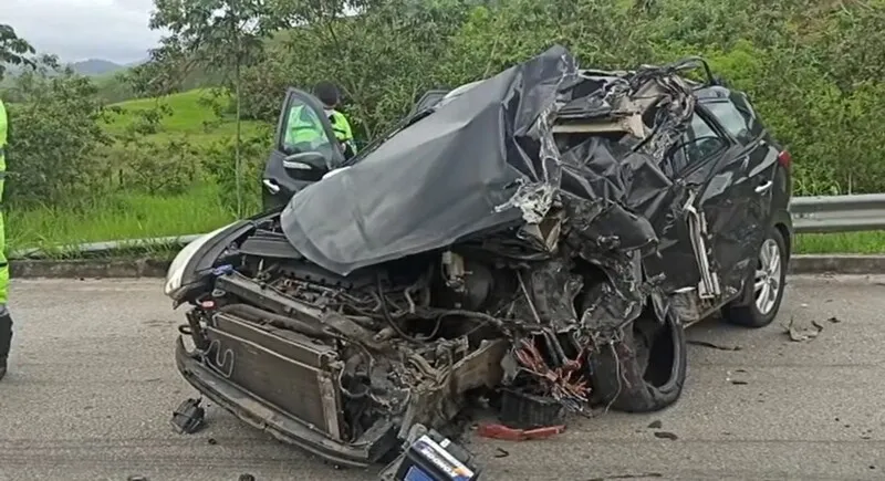 Acidente aconteceu na altura da Serra do Segredo, em Macaé