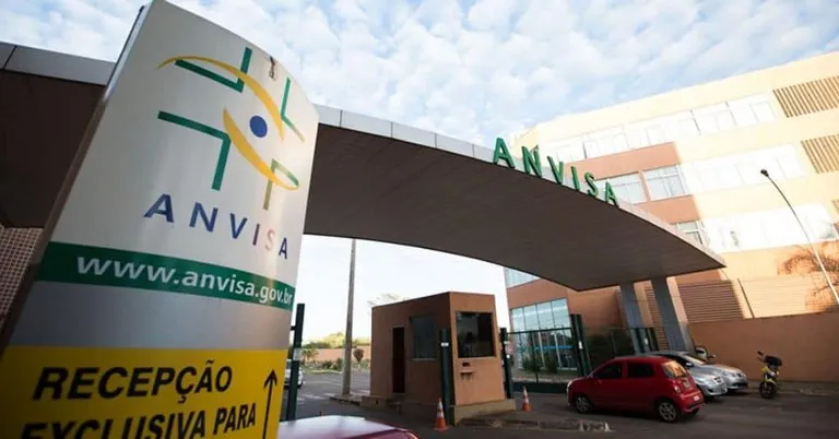 A meta da Anvisa é fazer a análise do uso emergencial em até dez dias