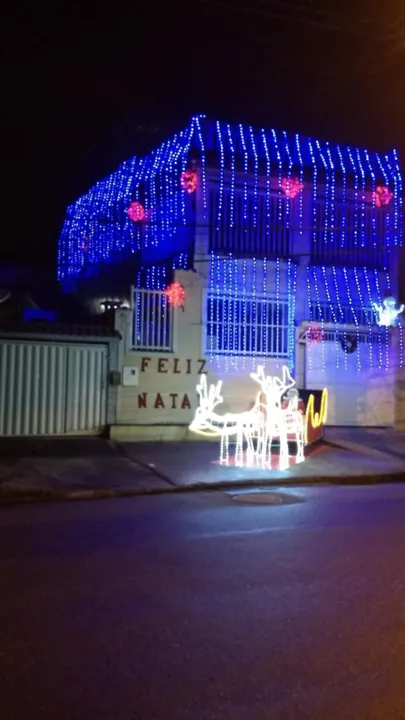 A casa se localiza no bairro do Boa Vista 