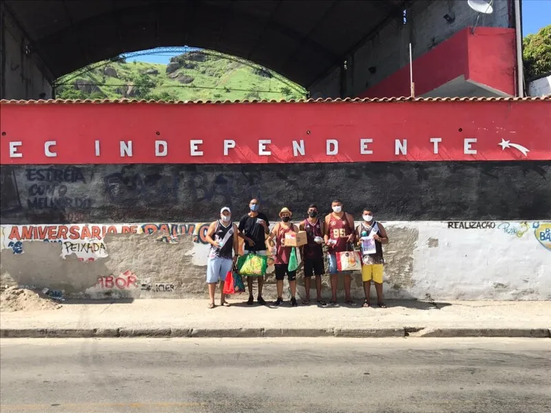 O Projeto Torcidas juntou torcedores em Tenente Jardim para ajudar moradores do bairro