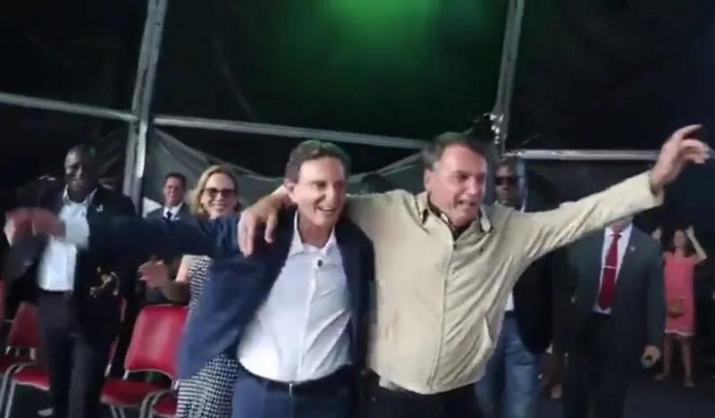 Imagem ilustrativa da imagem Propaganda de Crivella é suspensa por exposição excessiva de Bolsonaro