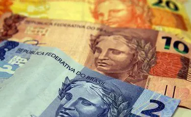 A primeira parcela para servidores ativos, inativos e pensionistas foi realizado em abril