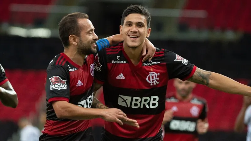 Everton Ribeiro e Pedro estão em lista dos 100 melhores de 2020 do jornal "Marca"