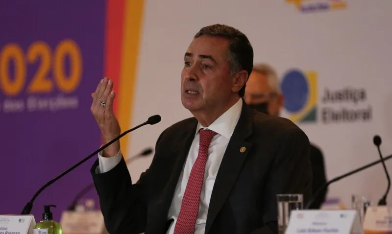 Imagem ilustrativa da imagem Barroso pede que PF investigue ataque hacker ao sistema do TSE