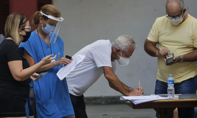  O atual prefeito Marcelo Crivella obteve 576.825 votos (21,9% dos votos válidos)
