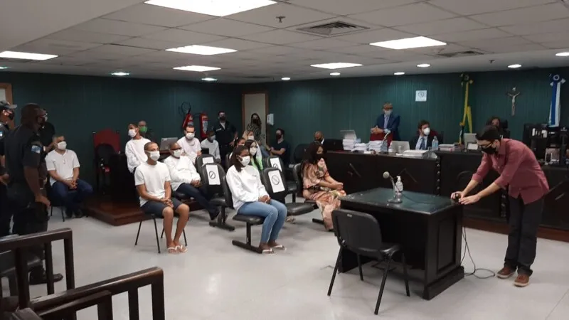 Deputada Flordelis comparece a primeira audiência sobre a morte do marido