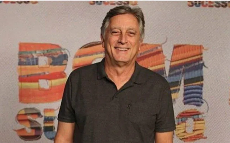 A morte do ator de 58 anos aconteceu nesta segunda-feira (07), vítima de Covid-19.