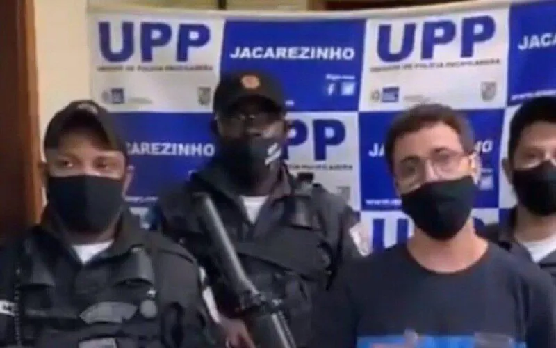  vítima prestou depoimento e disse que foi rendida durante um assalto e mantida presa por pelo menos uma hora e meia.