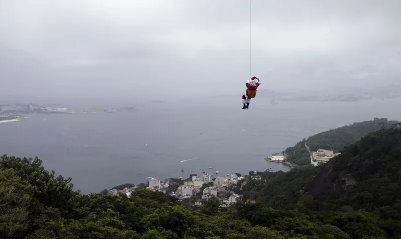 O tradicional Papai Noel da cidade de Canela chegou hoje no Rio de Janeiro 