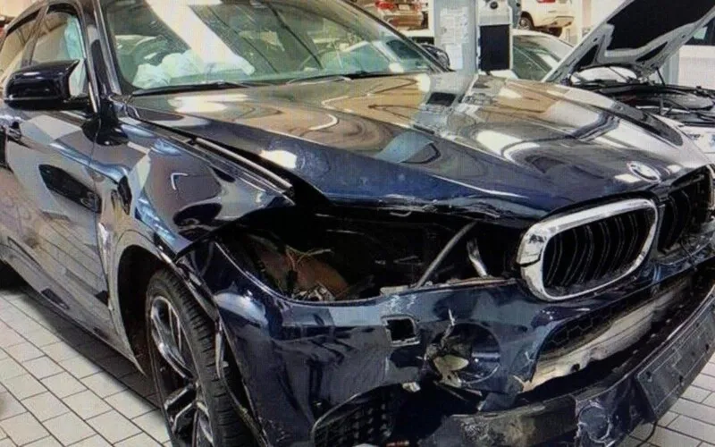Os carros eram comprados em leilão, por um preço abaixo do mercado