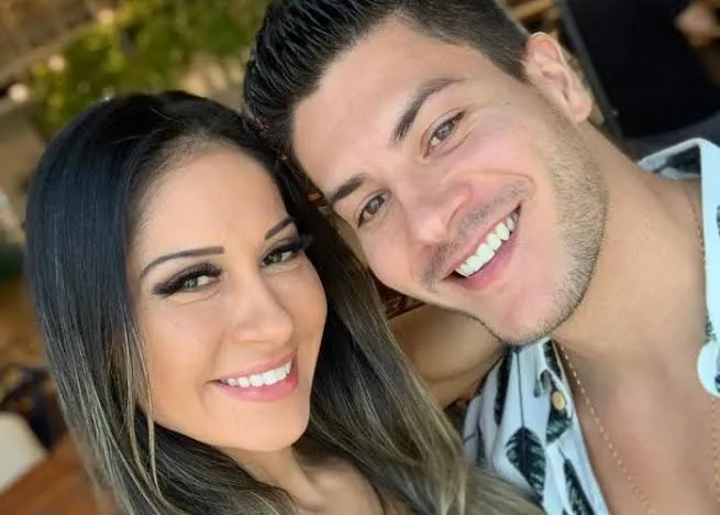 Mayra e Arthur são pais da Sophia, de 2 anos