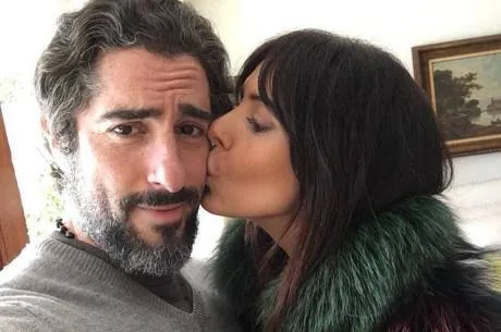 O casal, que está junto há 15 anos, tem 3 filhos