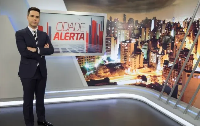 Imagem ilustrativa da imagem Luiz Bacci testa positivo para covid e é afastado do comando do Cidade Alerta