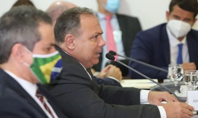 O grupo que participou do encontro, parte presencialmente e parte por videoconferência