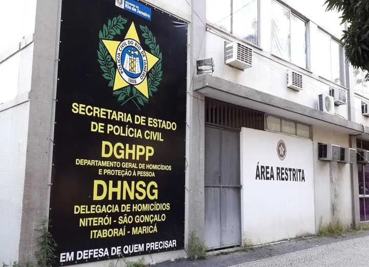 A  DHNISG está sendo responsável pelas investigações dos casos 