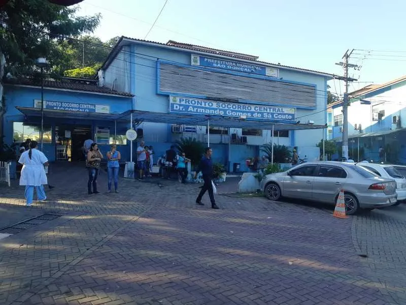 A vítima foi atingida por três tiros
