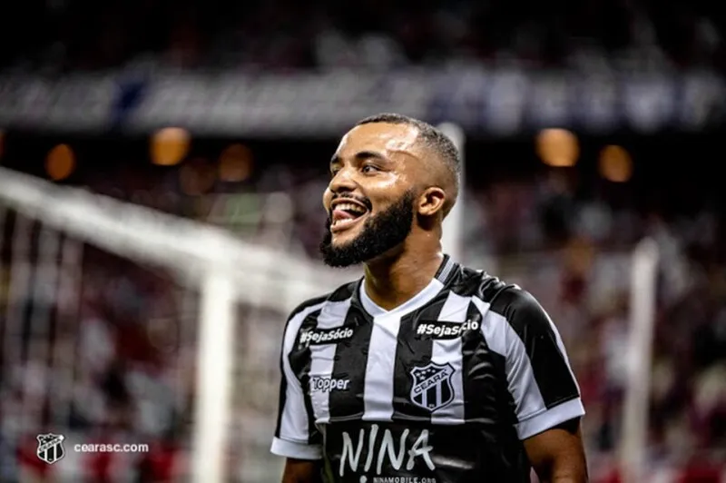 Samuel Xavier acertou um pré-contrato com o Fluminense