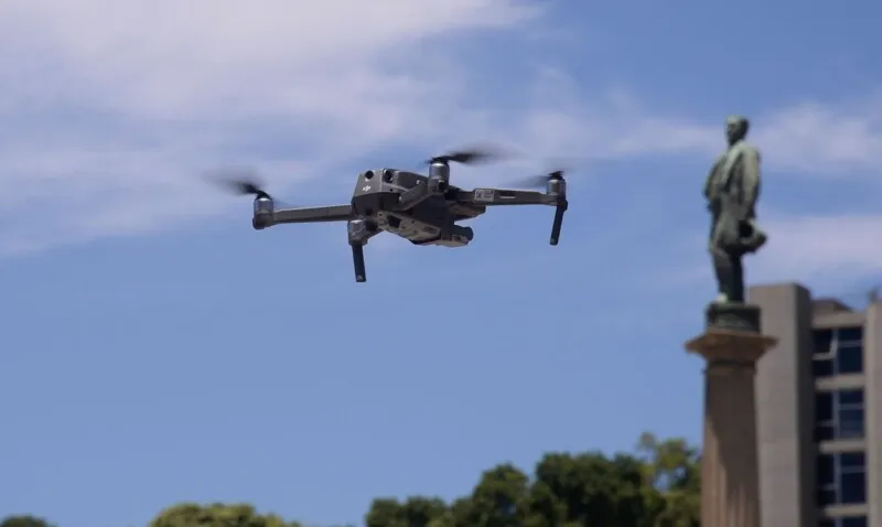 Imagem ilustrativa da imagem PM vai usar drones para reforçar patrulhamento nas eleições do Rio