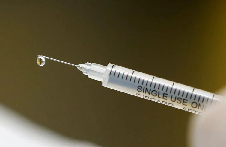 De acordo com a Sinopharm, a vacina desenvolvida teve eficácia de 79% na proteção contra o novo vírus.